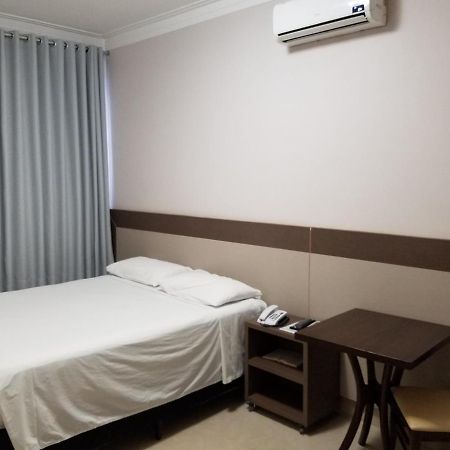 Hotel Cadori Paicandu Bagian luar foto